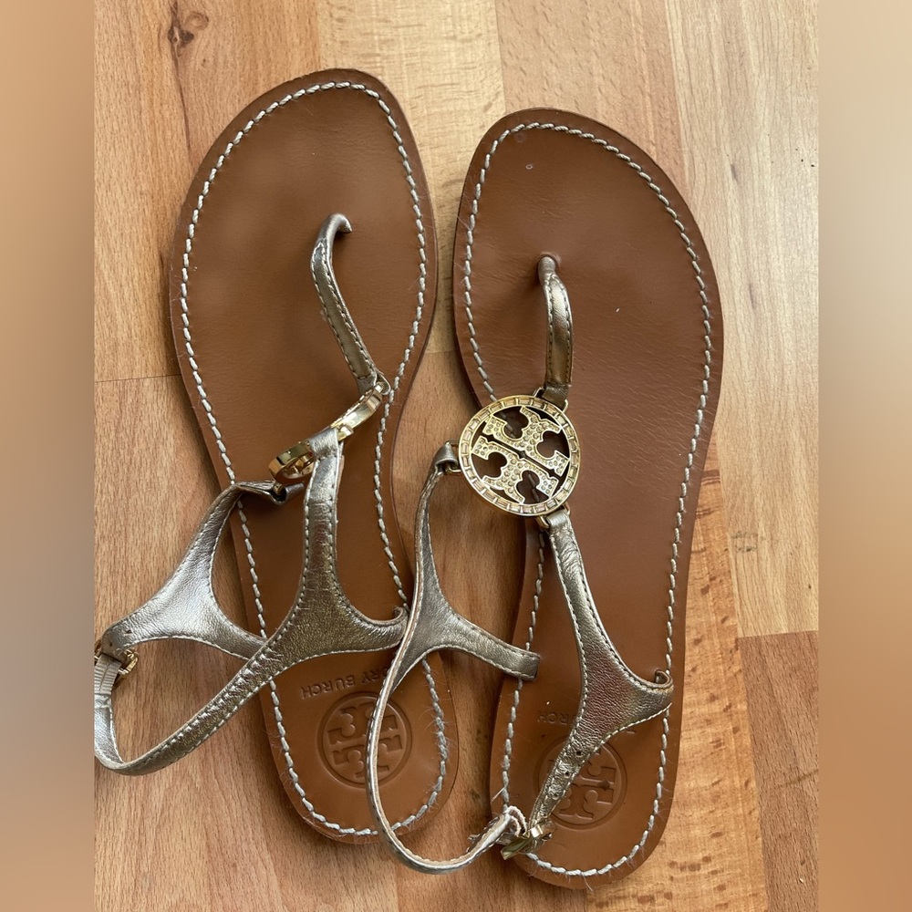 Tory Burch Violet Logo Thong Sandals